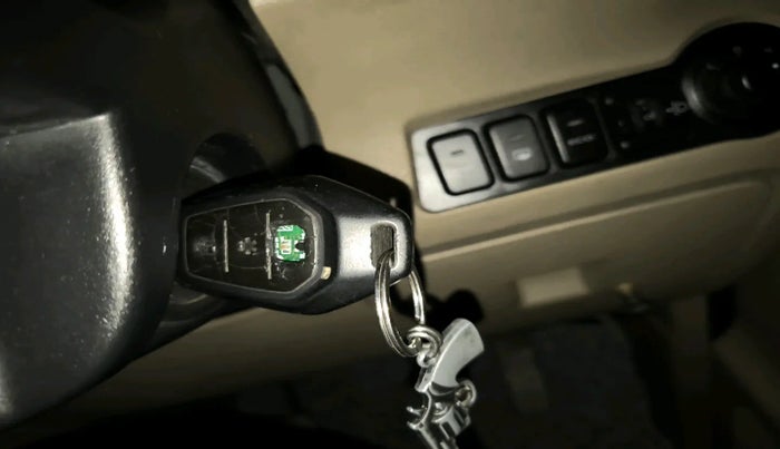 2017 Mahindra TUV300 T8, Diesel, Manual, 86,727 km, interior