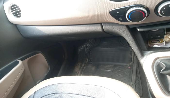 2015 Hyundai Xcent SX 1.2, Petrol, Manual, 44,052 km, interior