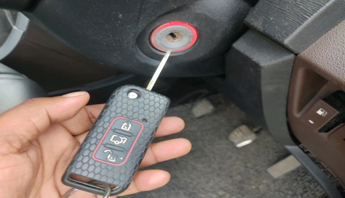 2014 Mahindra XUV500 W8, Diesel, Manual, 69,005 km, interior