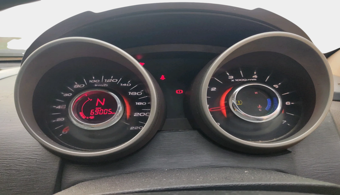 2014 Mahindra XUV500 W8, Diesel, Manual, 69,005 km, interior