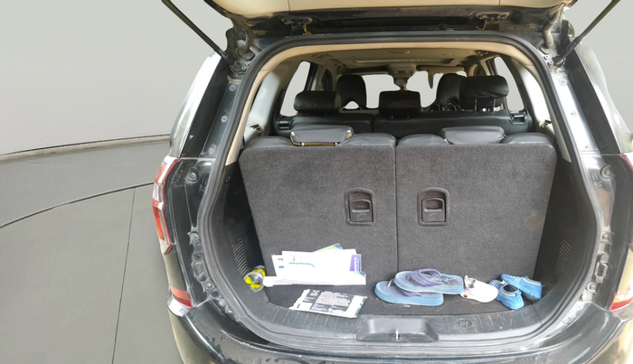 2020 Mahindra XUV500 W9, Diesel, Manual, 79,823 km, exterior