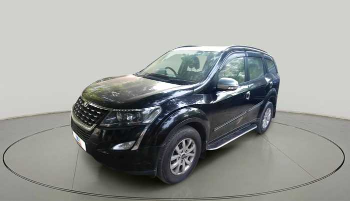 2020 Mahindra XUV500 W9, Diesel, Manual, 79,823 km, exterior