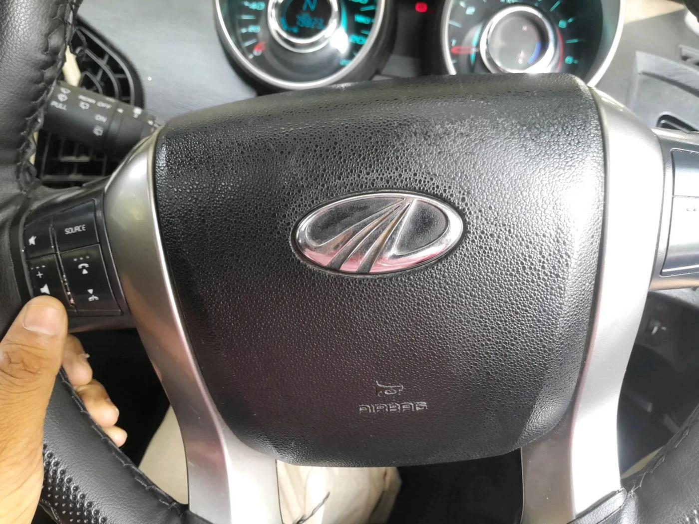 2020 Mahindra XUV500 W9, Diesel, Manual, 79,823 km, interior