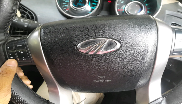 2020 Mahindra XUV500 W9, Diesel, Manual, 79,823 km, interior