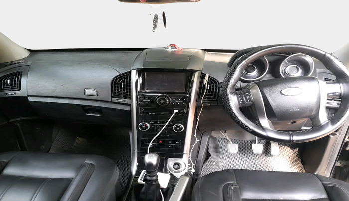 2020 Mahindra XUV500 W9, Diesel, Manual, 79,823 km, interior