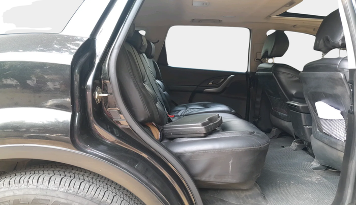 2020 Mahindra XUV500 W9, Diesel, Manual, 79,823 km, interior