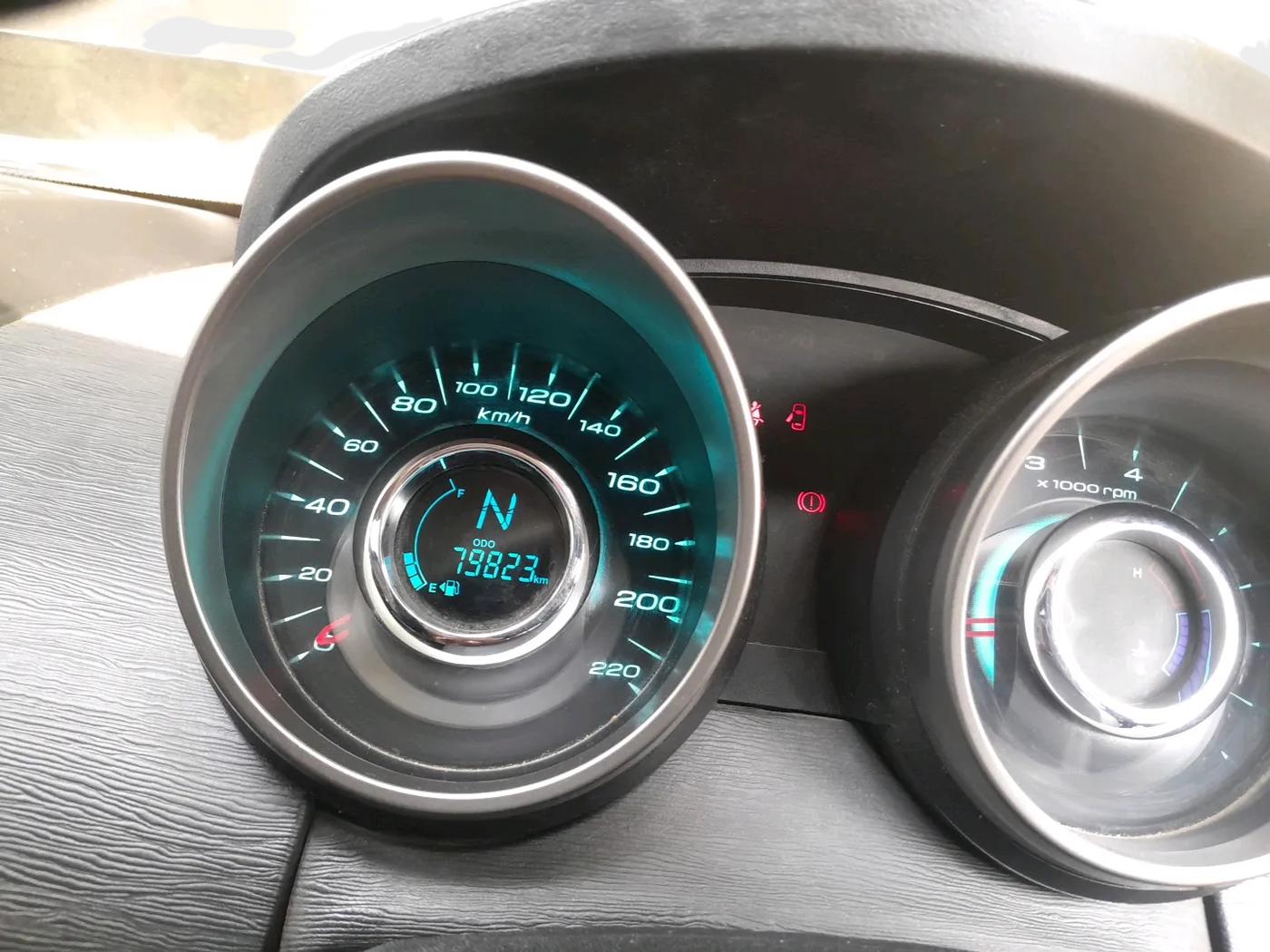 2020 Mahindra XUV500 W9, Diesel, Manual, 79,823 km, interior