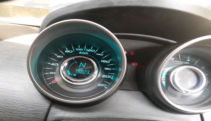 2020 Mahindra XUV500 W9, Diesel, Manual, 79,823 km, interior