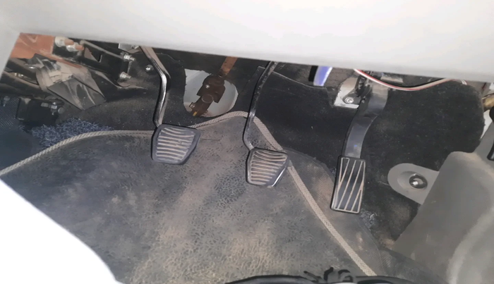 2016 Mahindra Kuv100 K4 5 STR, Petrol, Manual, 1,06,429 km, interior