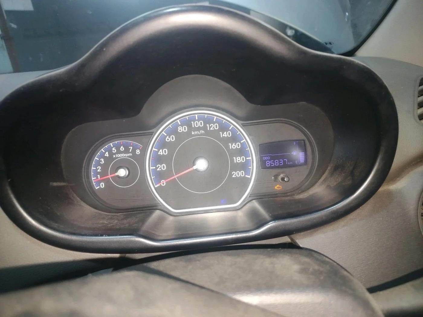 2015 Hyundai i10 MAGNA 1.1, Petrol, Manual, 85,837 km, interior