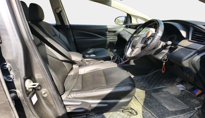 2022 Toyota Innova Crysta 2.7 GX 7 STR MT, Petrol, Manual, 90,880 km, interior