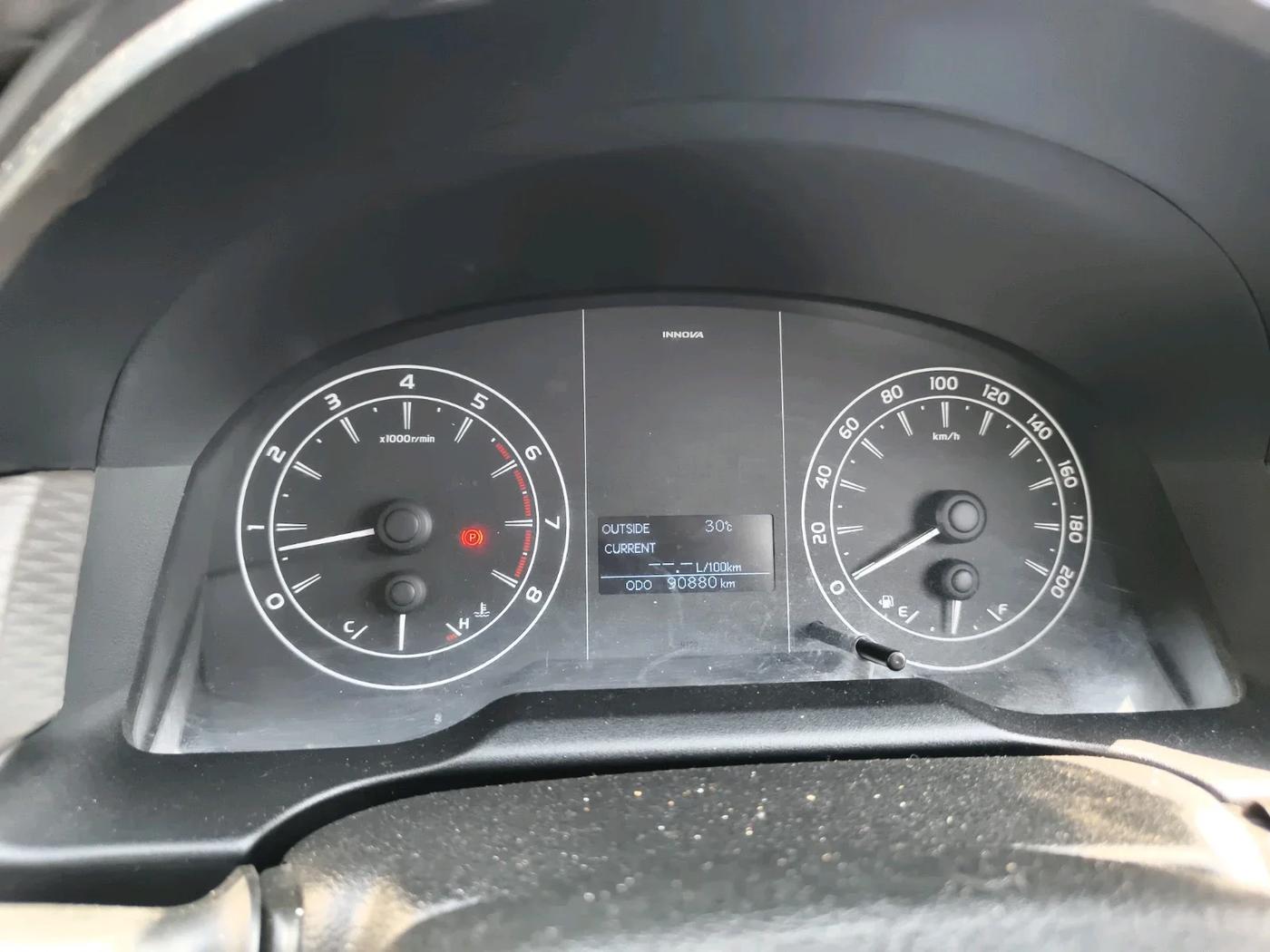 2022 Toyota Innova Crysta 2.7 GX 7 STR MT, Petrol, Manual, 90,880 km, interior