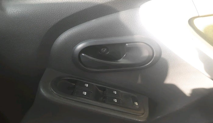 2014 Renault Duster 110 PS RXL ADVENTURE, Diesel, Manual, 1,09,601 km, interior