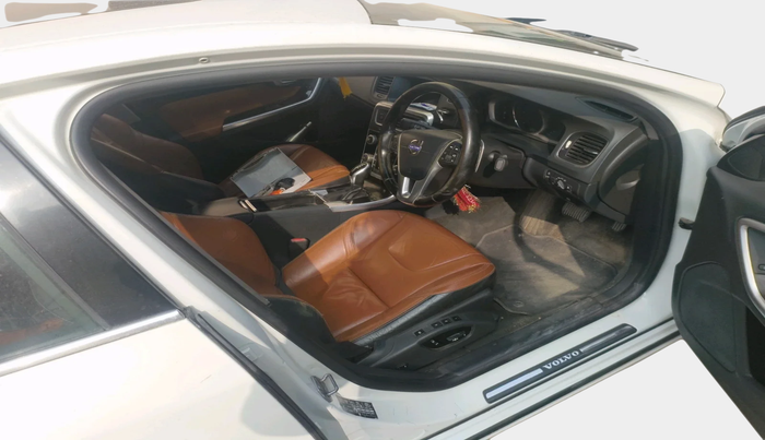 2015 Volvo S60 D5, Diesel, Automatic, 82,346 km, interior