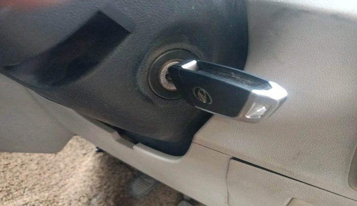 2015 Mahindra Kuv100 K8 D 6 STR, Diesel, Manual, 98,701 km, interior