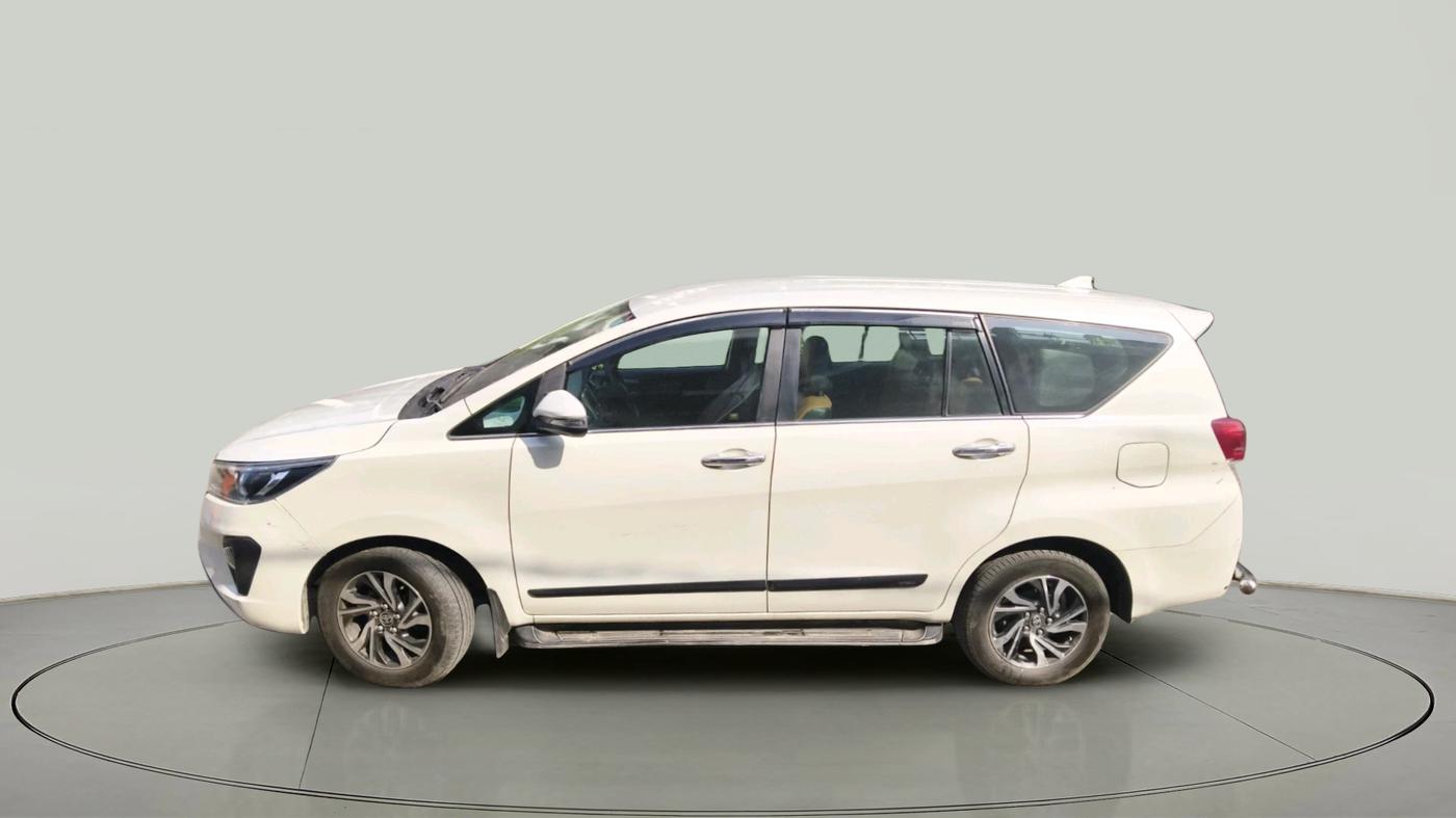 2021 Toyota Innova Crysta 2.4 VX 7 STR, Diesel, Manual, 1,57,781 km, exterior