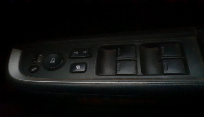 2016 Honda BR-V 1.5L I- DTEC V, Diesel, Manual, 1,70,975 km, interior