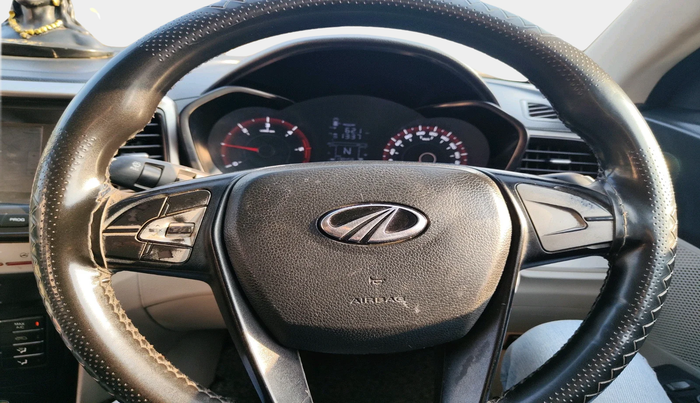 2019 Mahindra XUV300 W6 1.5 DIESEL, Diesel, Manual, 1,38,458 km, interior