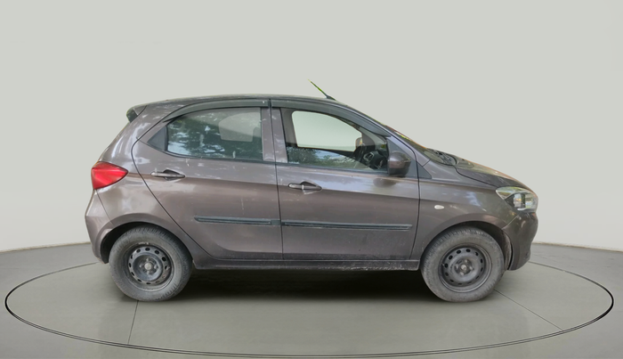 2017 Tata Tiago XT PETROL, Petrol, Manual, 1,27,745 km, exterior