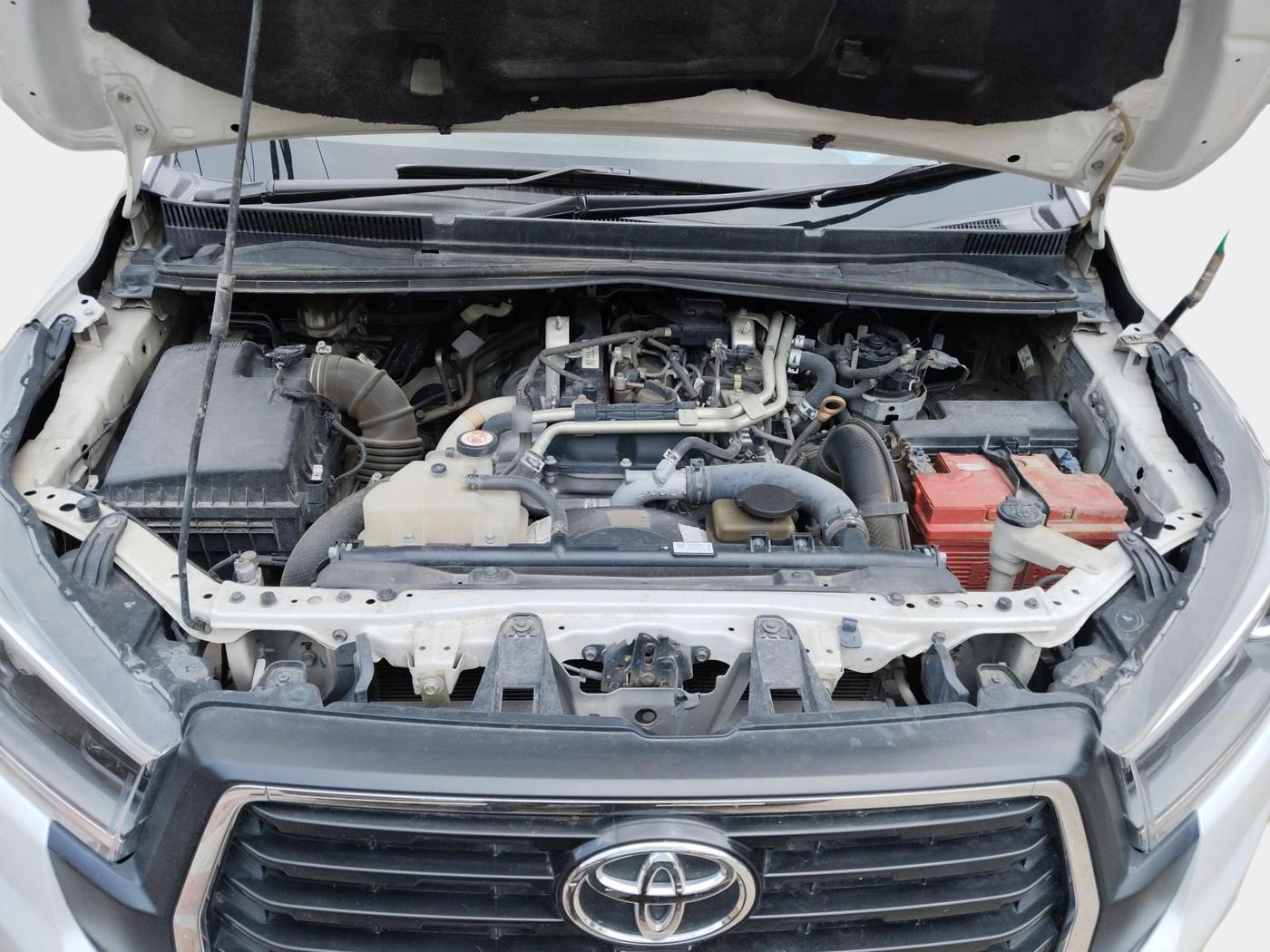 2018 Toyota Innova Crysta 2.4 VX 8 STR, Diesel, Manual, 1,26,000 km, exterior