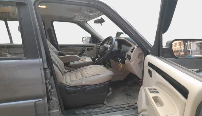 2022 Mahindra SCORPIO CLASSIC S11 7STR, Diesel, Manual, 42,143 km, interior