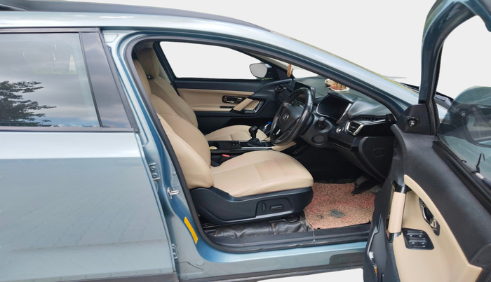 2021 Tata Safari XZ PLUS 6 S, Diesel, Manual, 1,00,522 km, interior