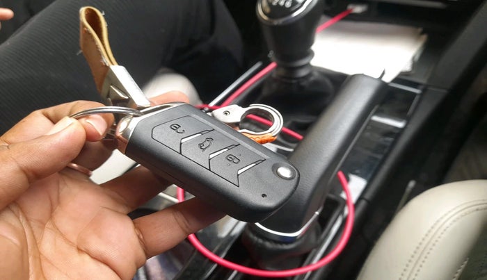 2023 Mahindra XUV700 AX 7 D MT 7 STR, Diesel, Manual, 66,136 km, interior