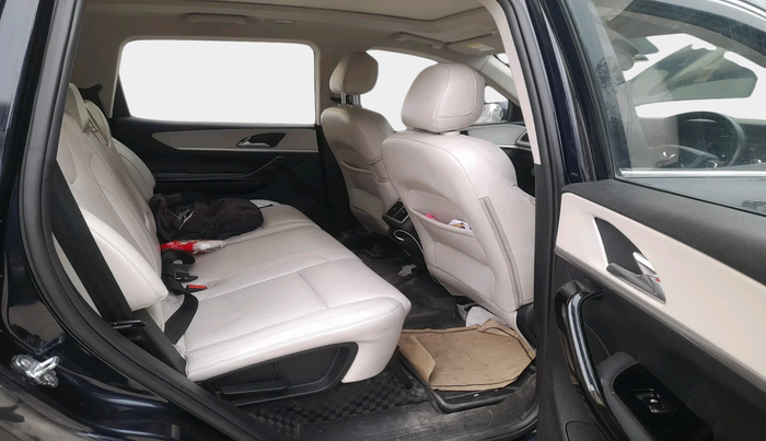 2023 Mahindra XUV700 AX 7 D MT 7 STR, Diesel, Manual, 66,136 km, interior