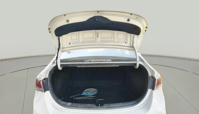 2018 Hyundai Verna 1.6 CRDI SX, Diesel, Manual, 2,04,361 km, exterior