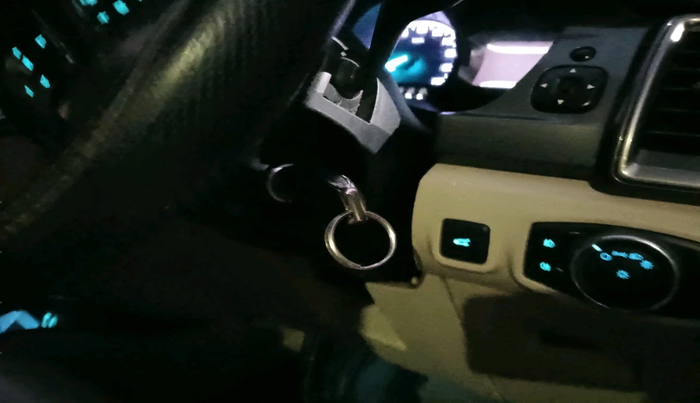 2017 Ford Endeavour TITANIUM 3.2 4X4 AT, Diesel, Automatic, 1,38,264 km, interior