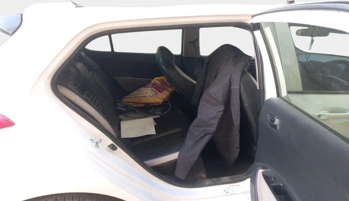 2018 Hyundai Grand i10 MAGNA U2 1.2 CRDI, Diesel, Manual, 1,08,386 km, interior