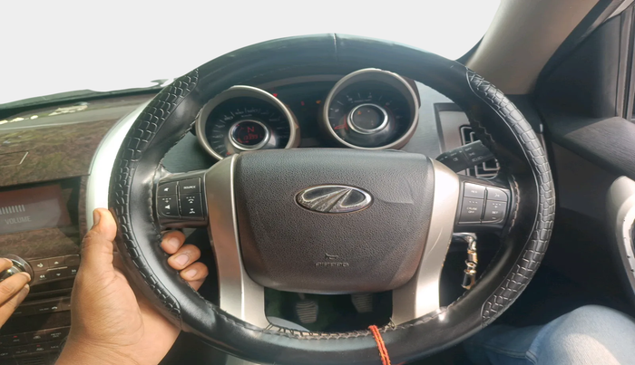 2012 Mahindra XUV500 W8, Diesel, Manual, 1,33,991 km, interior
