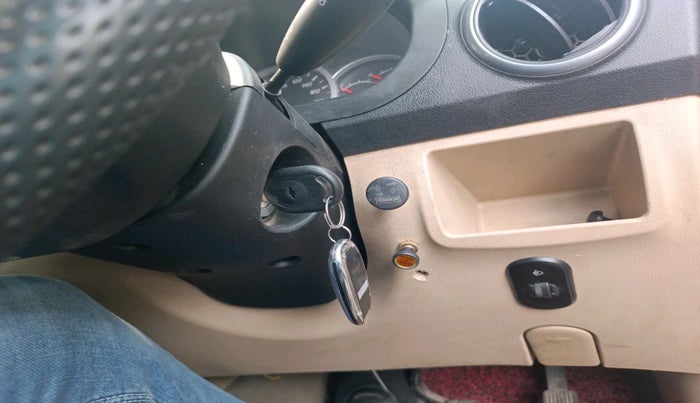 2014 Chevrolet Enjoy 1.3 LS 8 STR, Diesel, Manual, 1,02,383 km, interior