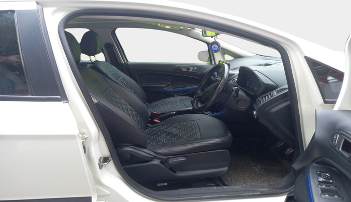 2018 Ford Ecosport TITANIUM 1.5L SIGNATURE EDITION (SUNROOF) DIESEL, Diesel, Manual, 1,08,603 km, interior