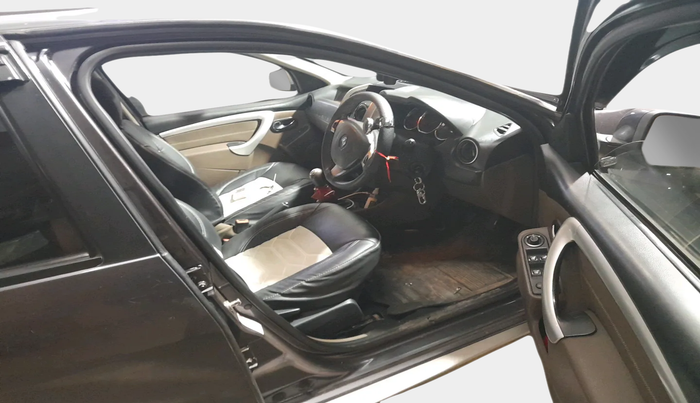 2018 Renault Duster 85 PS RXZ DIESEL, Diesel, Manual, 1,26,854 km, interior