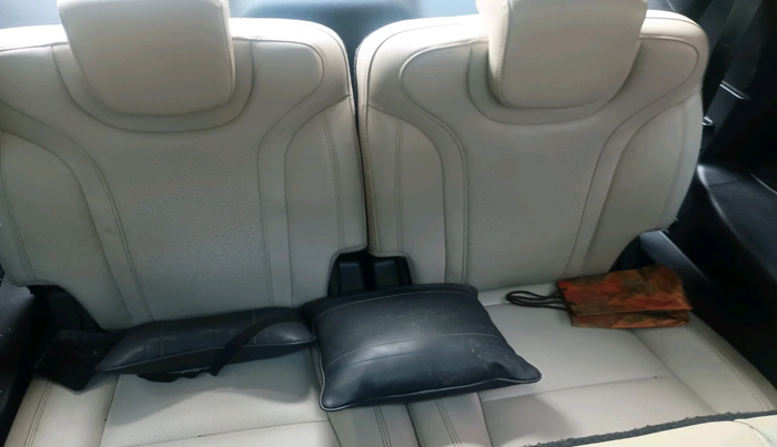 2023 Mahindra XUV700 AX 7 LUXURY D AT 7 STR, Diesel, Automatic, 79,321 km, interior