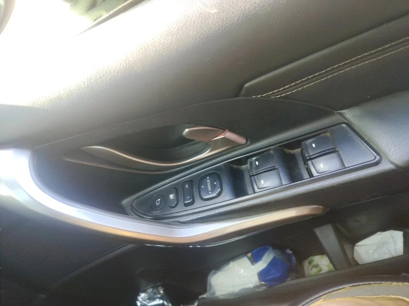 2020 Mahindra XUV500 W11, Diesel, Manual, 65,308 km, interior