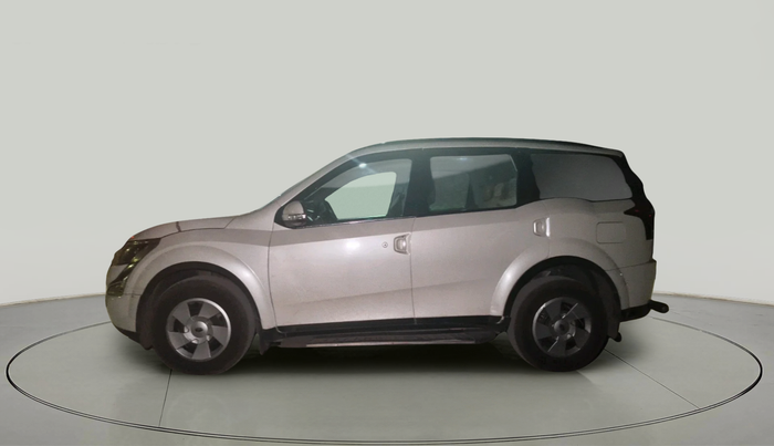 2020 Mahindra XUV500 W7, Diesel, Manual, 1,21,640 km, exterior