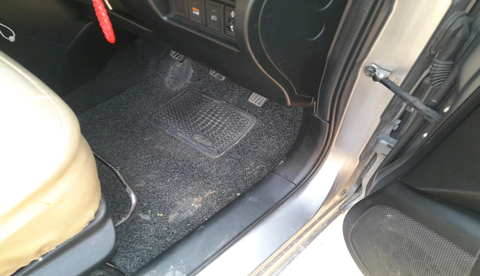 2013 Maruti Swift VXI, Petrol, Manual, 1,12,756 km, interior