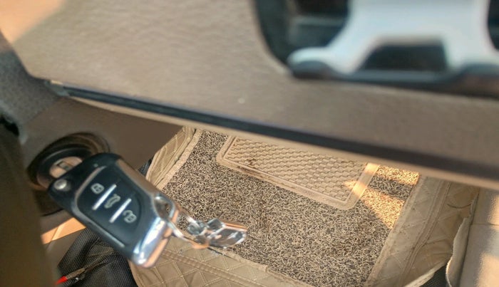 2015 Skoda Rapid AMBITION 1.5 TDI, Diesel, Manual, 1,24,738 km, interior