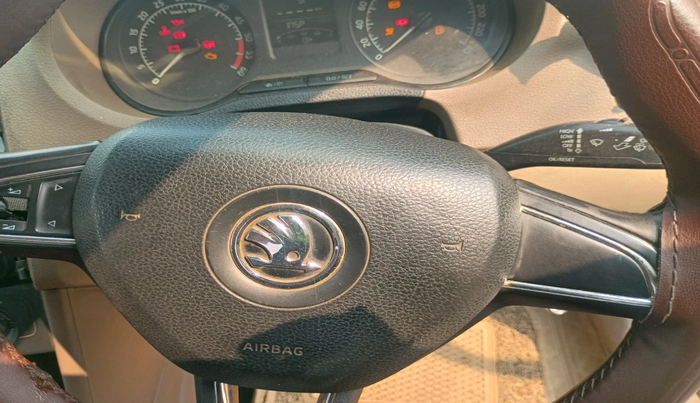 2015 Skoda Rapid AMBITION 1.5 TDI, Diesel, Manual, 1,24,738 km, interior