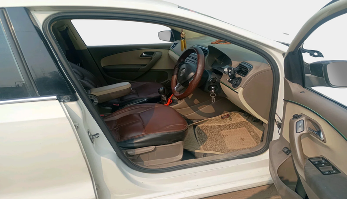 2015 Skoda Rapid AMBITION 1.5 TDI, Diesel, Manual, 1,24,738 km, interior