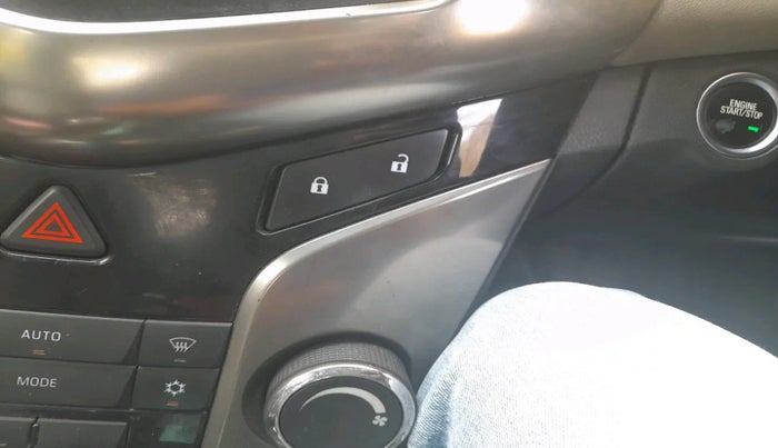 2016 Chevrolet Cruze LTZ, Diesel, Manual, 35,711 km, interior