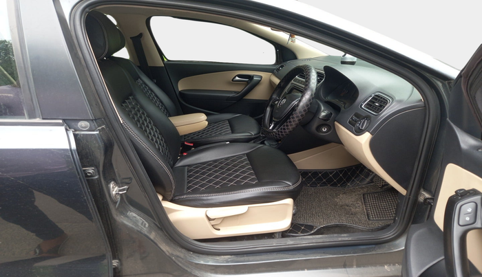 2017 Volkswagen Ameo HIGHLINE PLUS 1.5L AT 16 ALLOY, Diesel, Automatic, 1,47,965 km, interior