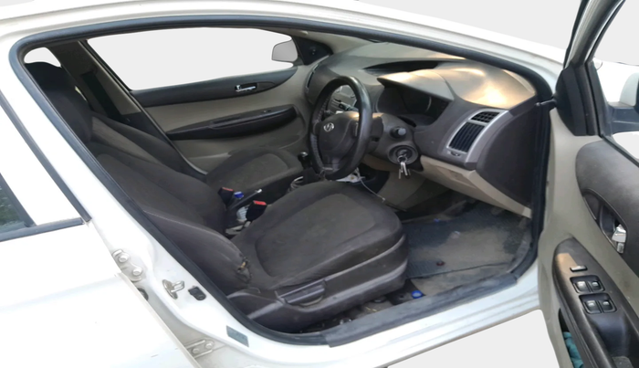 2011 Hyundai i20 MAGNA 1.2, Petrol, Manual, 1,02,040 km, interior