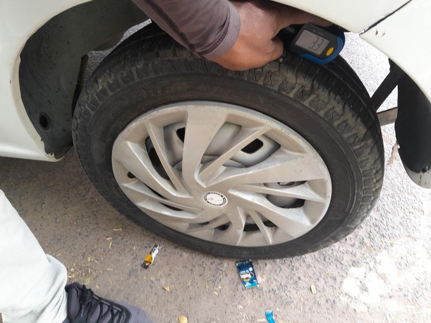 2011 Hyundai Santro Xing GL, Petrol, Manual, 60,153 km, tyre