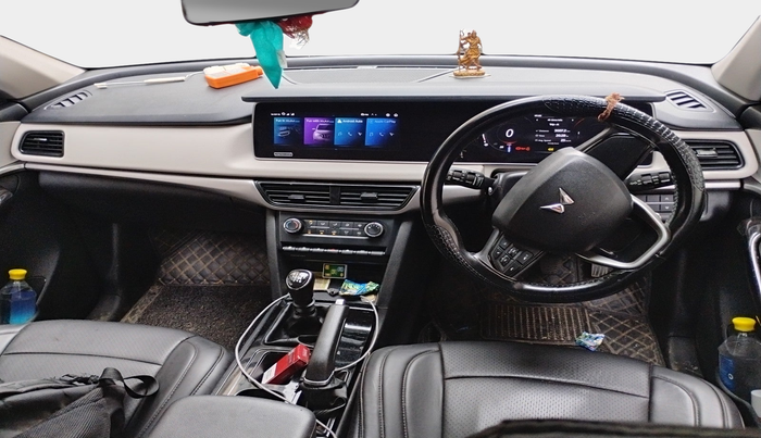 2021 Mahindra XUV700 AX 5 P MT 7 STR, Petrol, Manual, 1,07,661 km, interior