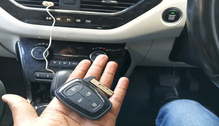 2022 Tata NEXON XZA PLUS (PREMIUM) PETROL, Petrol, Automatic, 37,760 km, interior