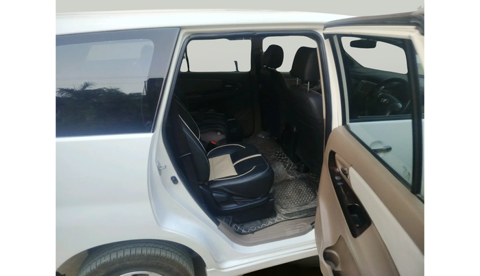 2015 Toyota Innova 2.5 VX 7 STR, Diesel, Manual, 2,81,082 km, interior