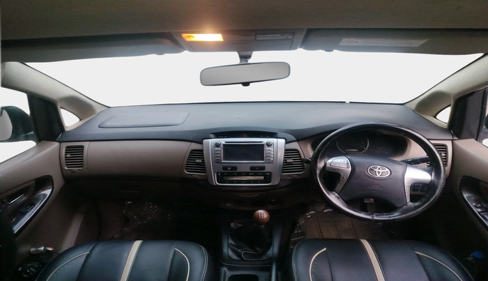 2015 Toyota Innova 2.5 VX 7 STR, Diesel, Manual, 2,81,082 km, interior